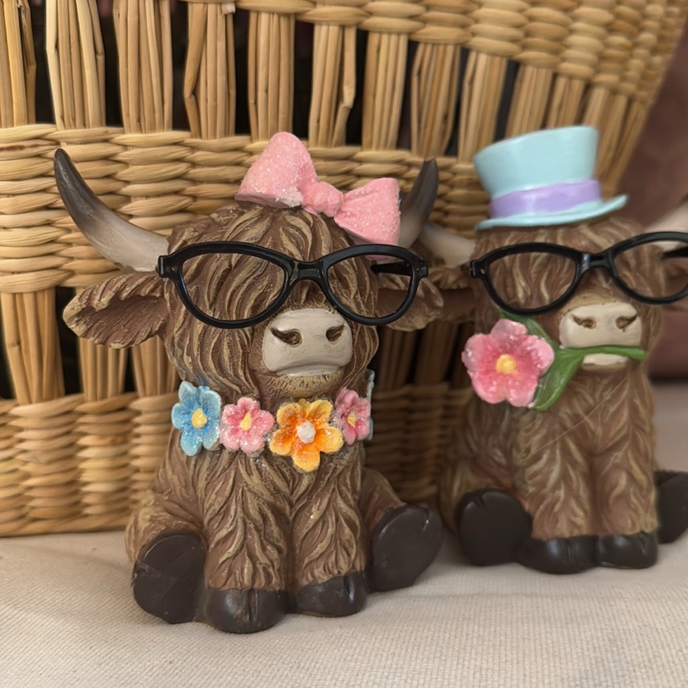 Highland cow Valentine’s Day pair love table top decor couple Easter - Picture 3 of 7